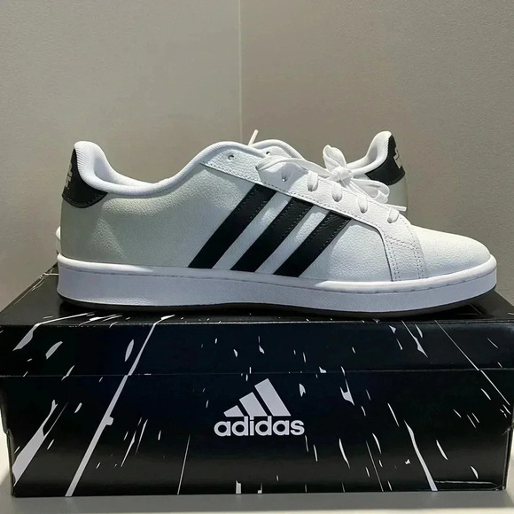 Host Pick Adidas x Star  Wars Grand Court Baby Yoda - Picture 9 of 15